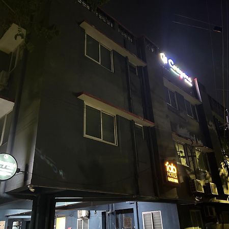 Crayons Hotel 첸나이 외부 사진