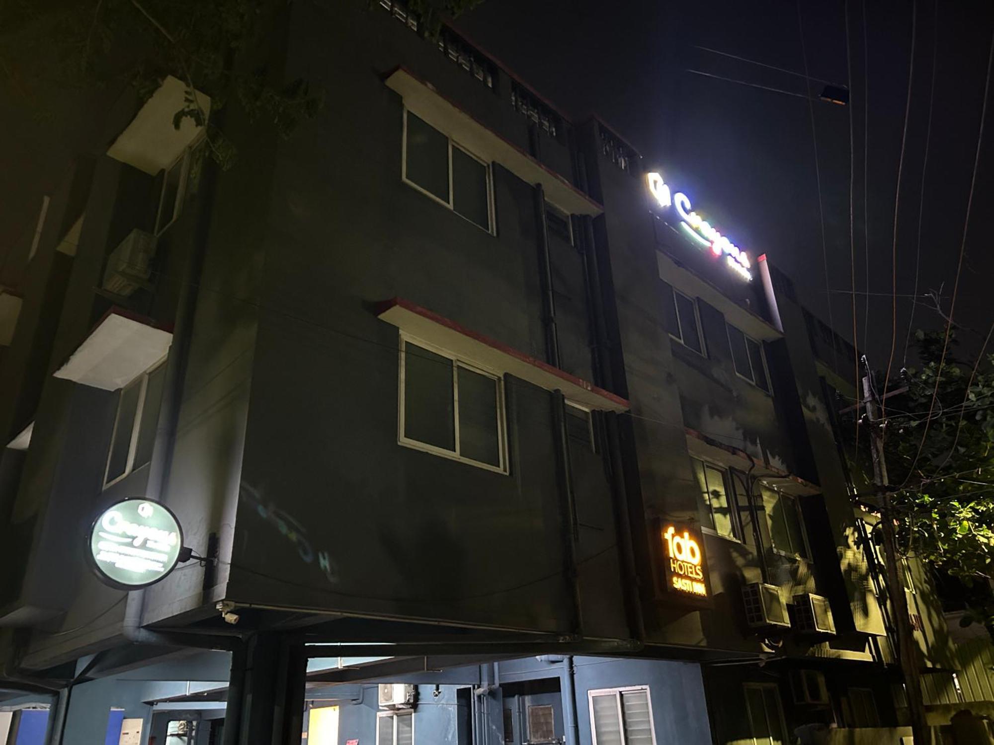 Crayons Hotel 첸나이 외부 사진